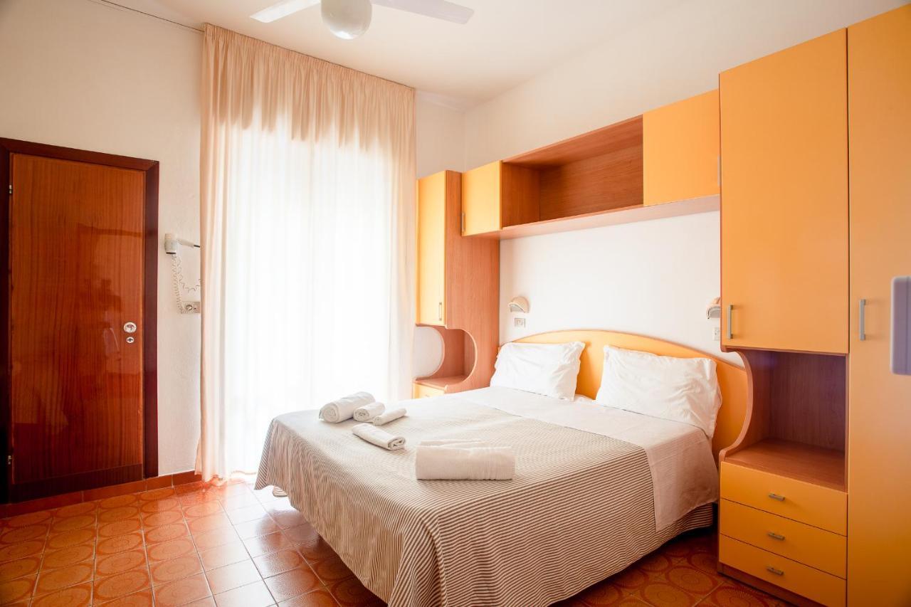Piccolo Hotel Kursaal Чезенатіко Екстер'єр фото
